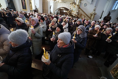 Католики празднуют Сретение Господне