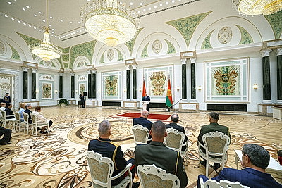 Лукашенко в преддверии священного праздника Дня Победы вручил государственные награды