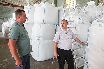 Быстро среагировать и помочь. Мобильные группы во время жатвы посещают районы