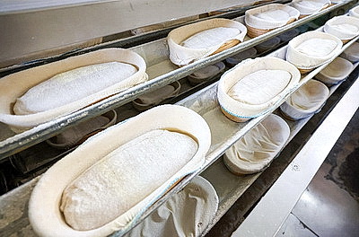 Для улучшения качества. На Оршанском хлебозаводе модернизировали линию производства хлеба