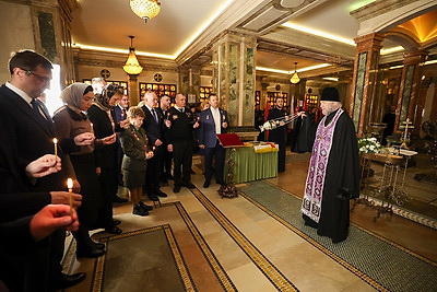 В крипту Всехсвятского храма заложили капсулы с землей и водой с мест гибели белорусов