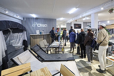Продажи садовых качелей \"Александрия\", отмеченных Государственным знаком качества, выросли в два раза