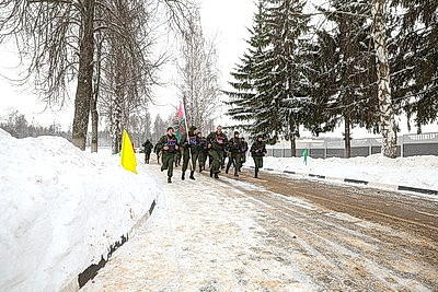 Внезапная проверка ВС продолжается. Бойцы сдают экзамен на выносливость