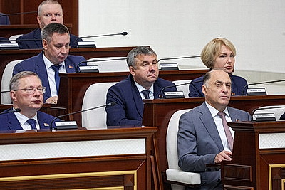 \"Максимально задействовать полномочия для реализации решений\". Сергеенко о ключевой задаче на сессию