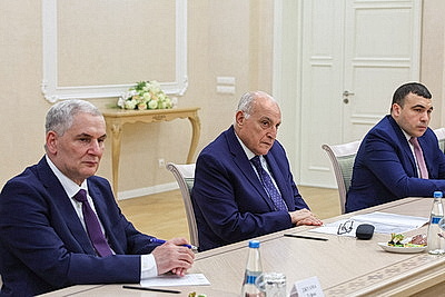 В Совете Республики состоялась встреча с главой МИД Алжира