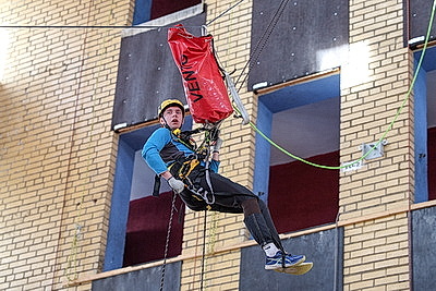 В Минске выбирают лучшего спасателя-высотника