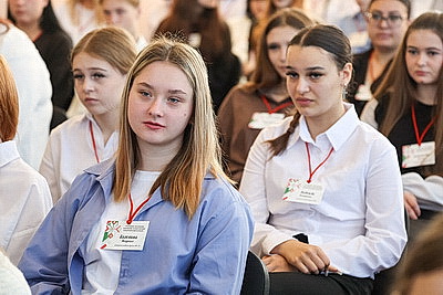 Акция \"Беларусь адзіная\". Встречи с молодежью прошли в Ганцевичах и Бобруйске