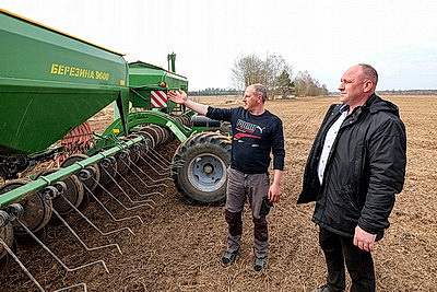 Посевная-2026 в Бешенковичах: новая техника и высокие темпы