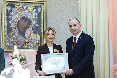 Поделиться теплом. В Клецком районе приняли участников акции \"Подари радость ближнему\"