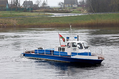 В Витебском районе курсирует \"Титаник\". Катер перевозит жителей Суража