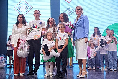Семья Новиковых из Жлобинского района представит Гомельскую область на конкурсе \"Семья года-2026\" на финале в Минске