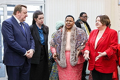 Парламентская делегация Зимбабве посетила ПВТ и ММВЦ