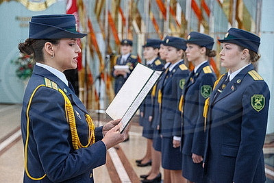 Сотрудники Минской региональной таможни торжественно приняли присягу в музее истории ВОВ