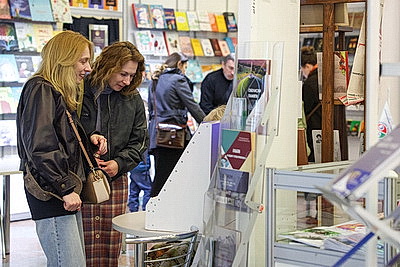 Фольклорные танцы и книги о подвигах. Презентация Армении и Молдовы прошла на Минской книжной выставке-ярмарке