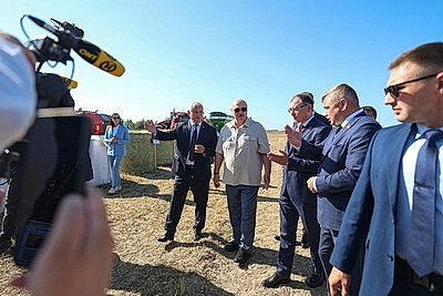 Лукашенко посещает Березовский район