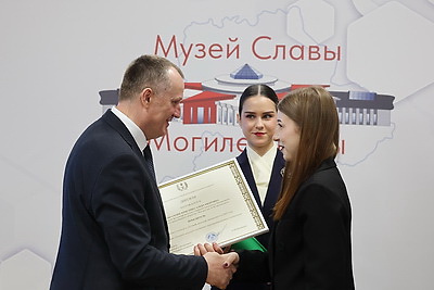 Председатель Могилевского облисполкома встретился с лучшими молодыми специалистами области