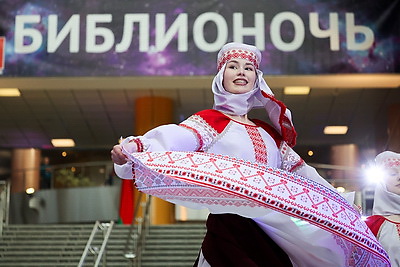 Ночные экскурсии и мастер-классы по каллиграфии: как встретили \"Библионочь\" в Национальной библиотеке Беларуси