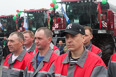 Аграрии Могилевской области получили новые комбайны для уборочной кампании