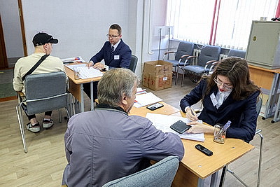 В России прошли выборы в Госдуму, в Беларуси россияне могли проголосовать в 7 городах