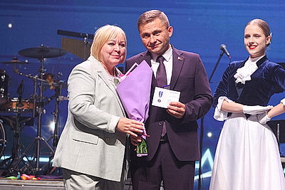 \"Они посвятили жизнь заботе о людях\". В Гомеле чествовали медработников области