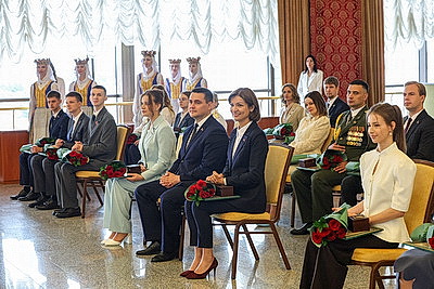Интеллектуальный фундамент страны. Благодарности Президента вручены педагогам, студентам и курсантам