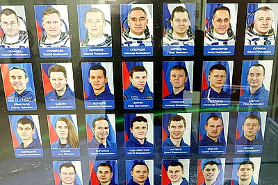 Письмо Гагарина, значки, плакаты. В Витебске открылась посвященная космосу выставка