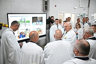 Лукашенко посещает Березовский район