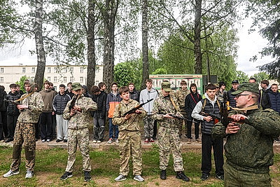 Около 1 тыс. могилевских школьников принимают участие в учебно-полевых сборах