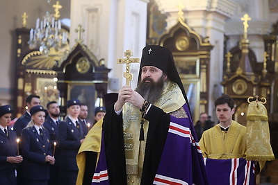 Хоругвь с ликом апостола и евангелиста Матфея торжественно вручили Гродненской региональной таможне