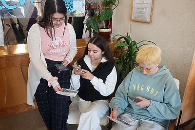 Спасатели, водители, продавцы. Какую работу предложили молодежи на ярмарке вакансий в Могилеве