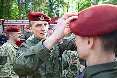 Обладателями краповых беретов стали 68 военнослужащих внутренних войск и сотрудников ОВД