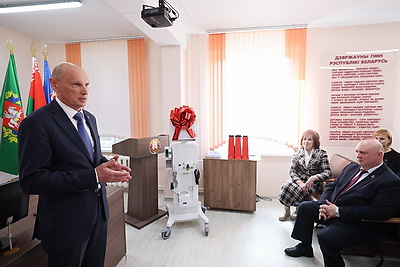 Двум учреждениям здравоохранения Витебска передали аппараты ИВЛ от Белорусского фонда мира