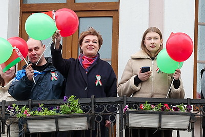 Праздничный Витебск. Жители и гости города празднуют День Победы