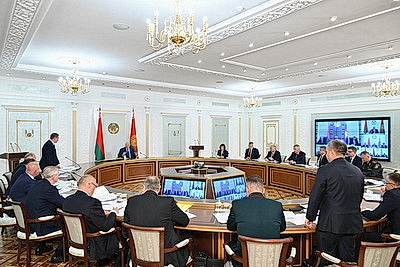 Техника, кадры и надежность сушильного хозяйства. Лукашенко назвал главные условия успеха уборочной