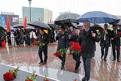 Памятный знак участникам минского подполья открыли в столице