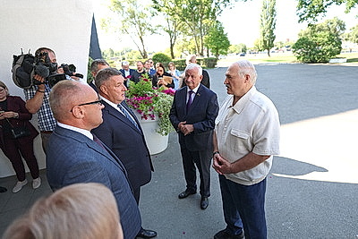 \"Можем конкурировать\". Лукашенко ставит задачу активнее осваивать рынок светодиодных ламп