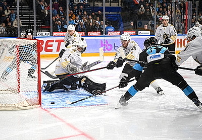 Форвард \"Динамо\" Шипачев набрал тысячный балл в карьере в КХЛ