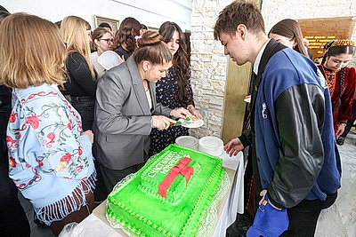 По-восточному ярко и по-белорусски гостеприимно. В ГрГУ им. Я. Купалы отметили Навруз