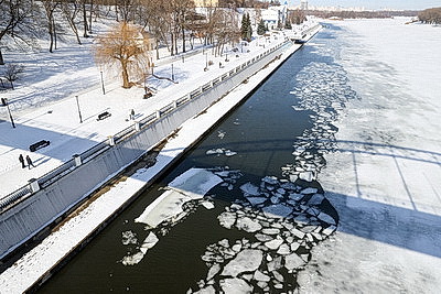 Первый весенний день