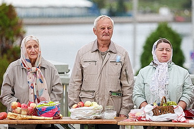 Православные верующие отмечают Яблочный Спас
