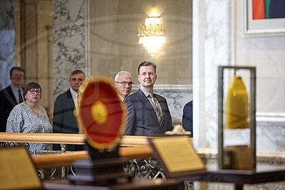 \"Проникнуться атмосферой, в которой работает Президент\". Первая в 2026 году экскурсия прошла во Дворце Независимости