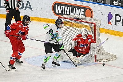 Восемь команд из четырех стран: хоккейный турнир \"В основании будущего\" стартовал в Минске