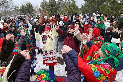 Старинный обряд \"Чырачка\" провели в агрогородке Тонеж