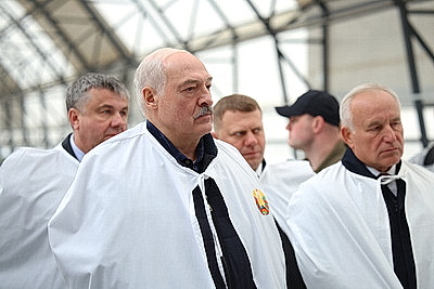 Лукашенко совершил рабочую поездку в Петриковский район