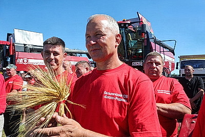 К массовой уборке озимого ячменя приступили в Белыничском районе