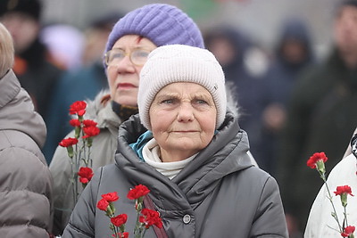 Праздник мужества и верности долгу: в регионах Беларуси 23 февраля прошли торжественные митинги