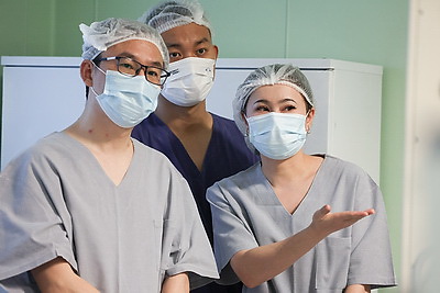 Роботический комплекс для операций запустили в МНПЦ хирургии, трансплантологии и гематологии