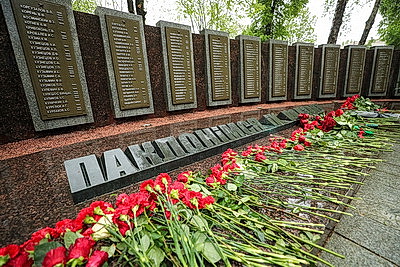 С песнями военных лет. По Минску проехал \"Трамвай Победы\"