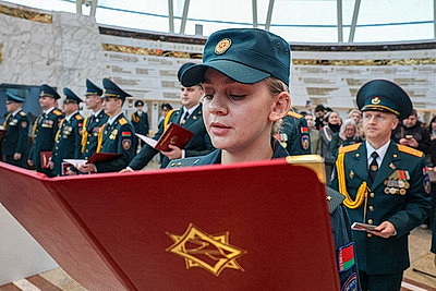 Молодые сотрудники МЧС принесли присягу в музее истории ВОВ