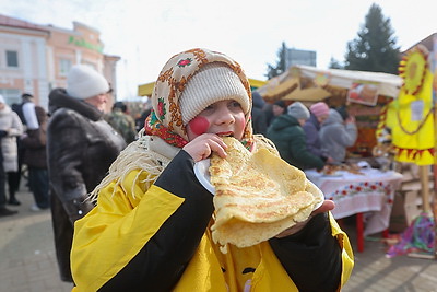 С размахом, звучно и вкусно. Как отпраздновали Масленицу жители Берестовицкого района